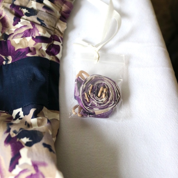 RW&CO Floral Summer Dress Women's Size 2 Purple Navy Taupe Scalloped Wedding - Picture 4 of 13